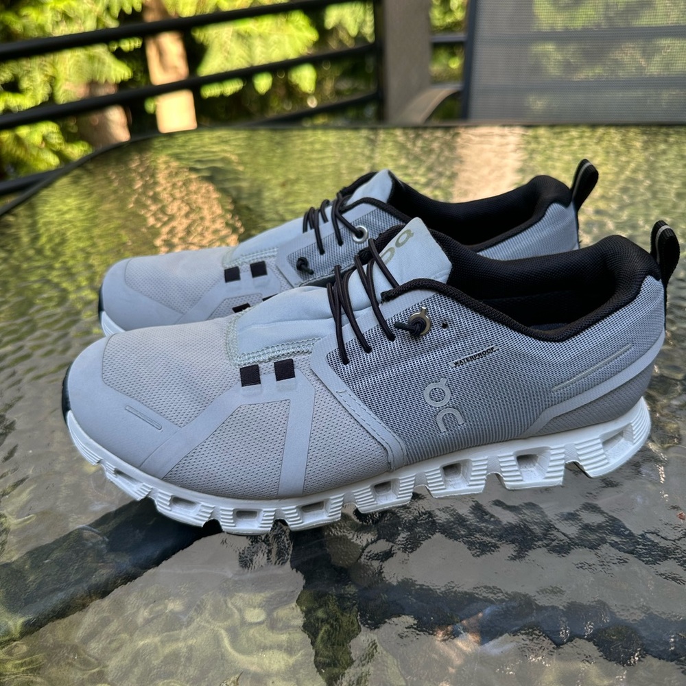 On Cloud 5 Running Shoe Waterproof